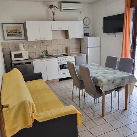 Centar דירה Palit