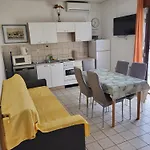 Centar דירה Palit
