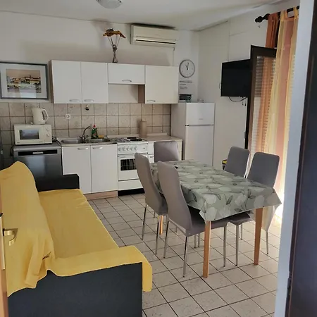 Apartment Centar Palit